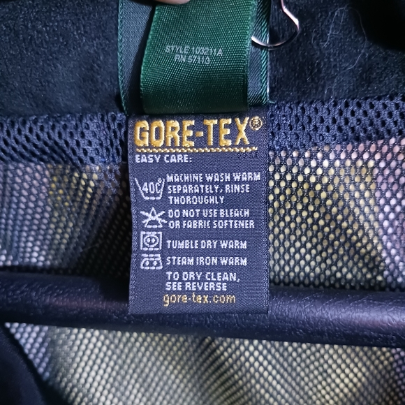 Women's Eastern Mountain Sports Gore-tex XCR Jacket - Picture 7 of 16
